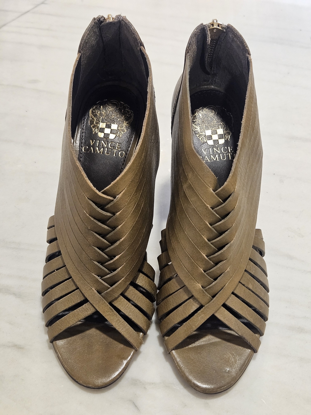Vince Camuto "Venita" Leather Wedge Sandals Olive Green Cage Peep Toe Zipper 6.5